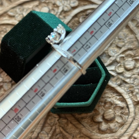 Moissanite ring size 7 - Picture 3 of 4